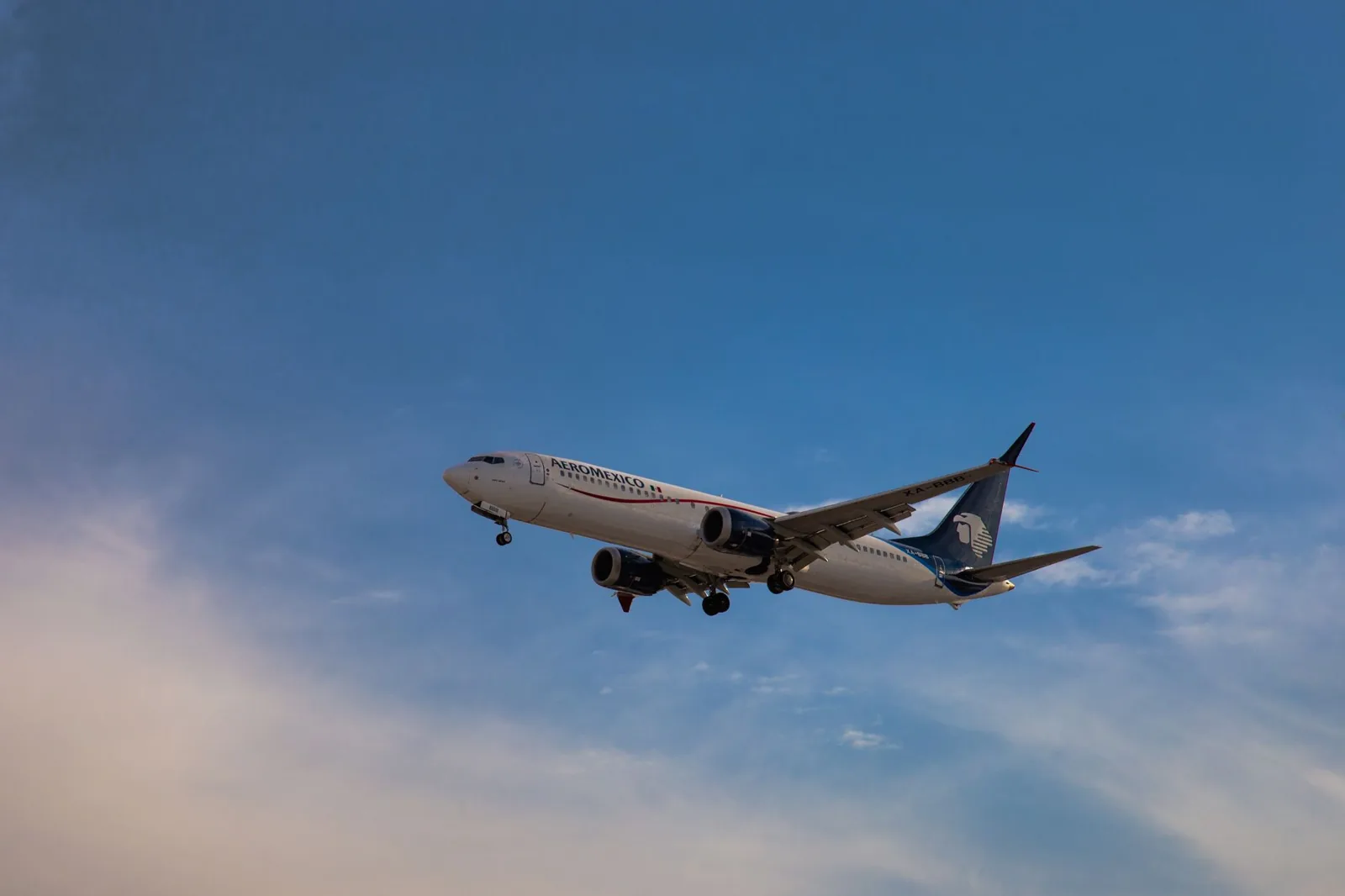 Round trip vs one way flight cost comparison across booking scenarios