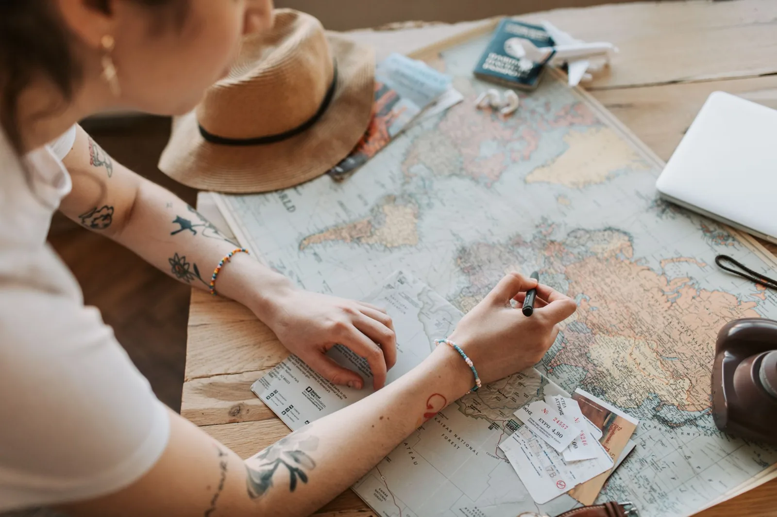 how to create a travel itinerary