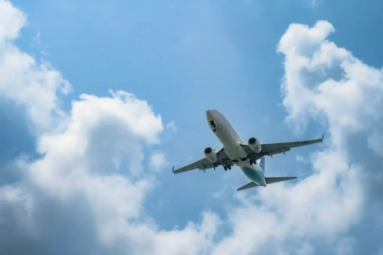 How to Book Cheap Flights: 10 Proven Tips That Cut Airfare
