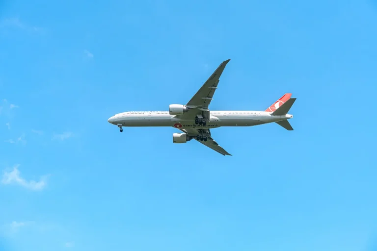 Cheap International Flight Tickets: How to Pay Less for Every Trip